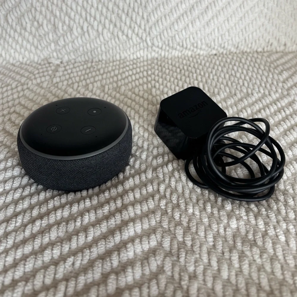Amazon Alexa 3rd Gen - Picture 2 of 6